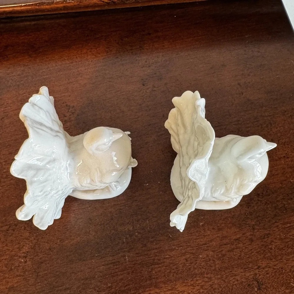 Pair of Vintage Porcelain White Fantail Turtle Dove Figurines #6305 - 4